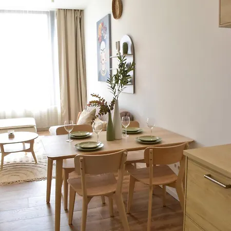 Industrial In Apollo W Free Parking Apartamento