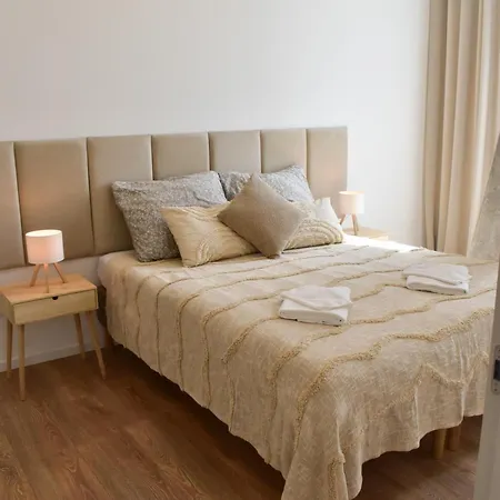 Апартаменты Industrial In Apollo W Free Parking *