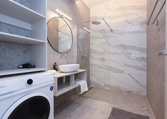 Industrial In Apollo W Free Parking براتسيلافا