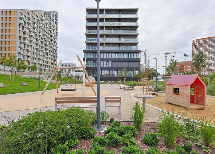 Industrial In Apollo W Free Parking شقة