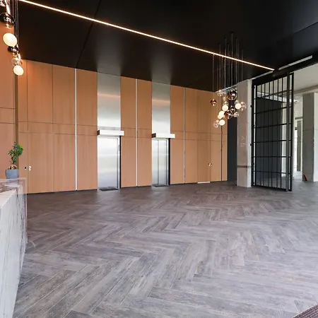 Appartamento Industrial In Apollo W Free Parking *